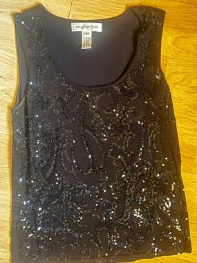Jones New York Black Sleeveless Top with Care Tag Detail